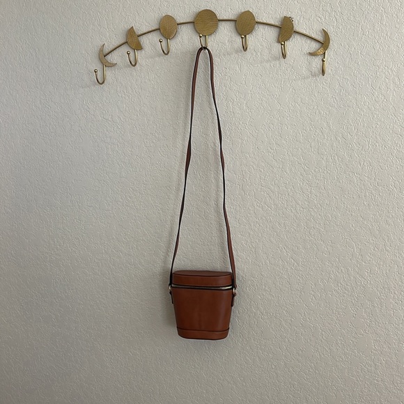 EXPRESS Bucket Purse - Picture 2 of 9